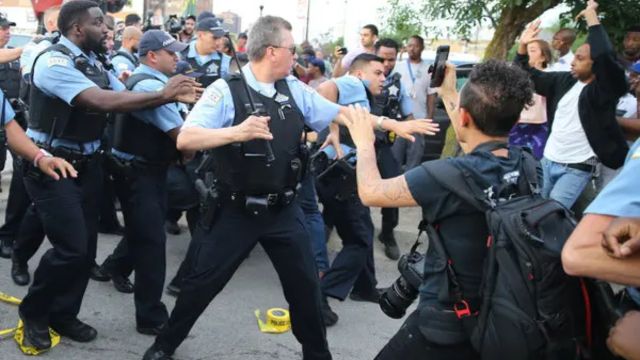 Chicago Police Officer Injured by Bottle While Managing Crowd at Puerto Rican Fest