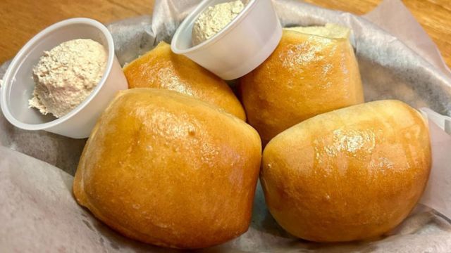 New Story Soon! Texas Roadhouse Introduces Frozen Bread Rolls, Only at Walmart