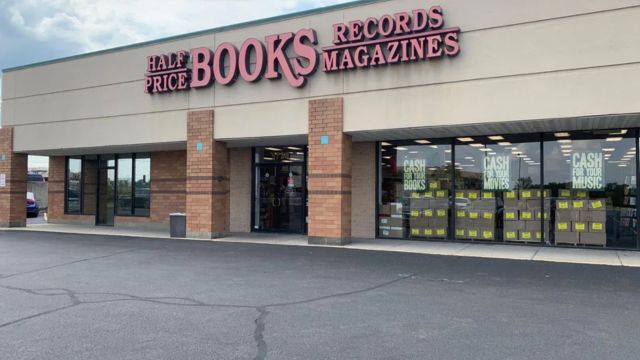 Cincinnati Bookstore Hosts Final 'Blowout' Sale Prior to Closing