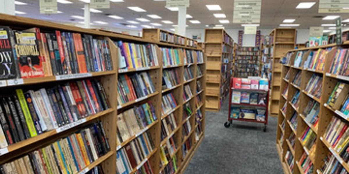 Cincinnati Bookstore Hosts Final 'Blowout' Sale Prior to Closing