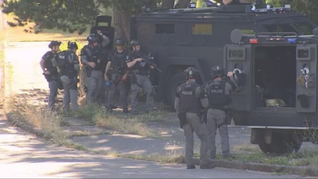 Dangerous Gunfire! South Seattle Sees Police and SWAT Response to Domestic Violence Standoff