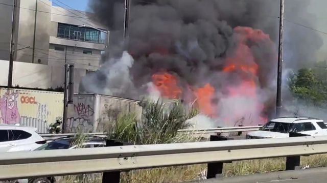 Georgetown Sees Large Fire Near 1st Avenue Bridge, Firefighters on Scene