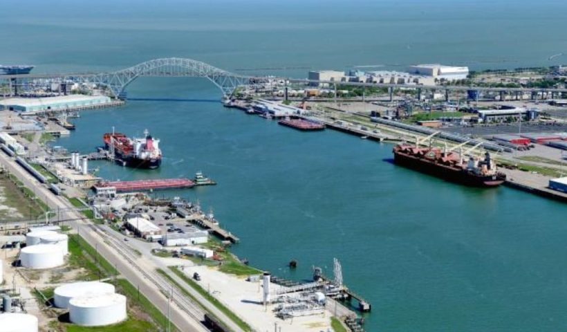 Highlight! 'Texas' Largest Ports Close as Hurricane Beryl Approaches