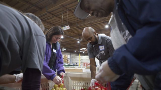 Next Door Boost - Up! Food Banks Become Lifeline For Oakland Families Amid Grocery Inflation (1)