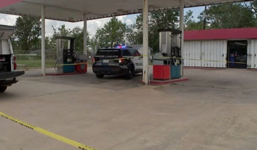 SE Houston Gas Station Shooting Homicide Detectives Respond to Fatal Incident, HPD Confirms