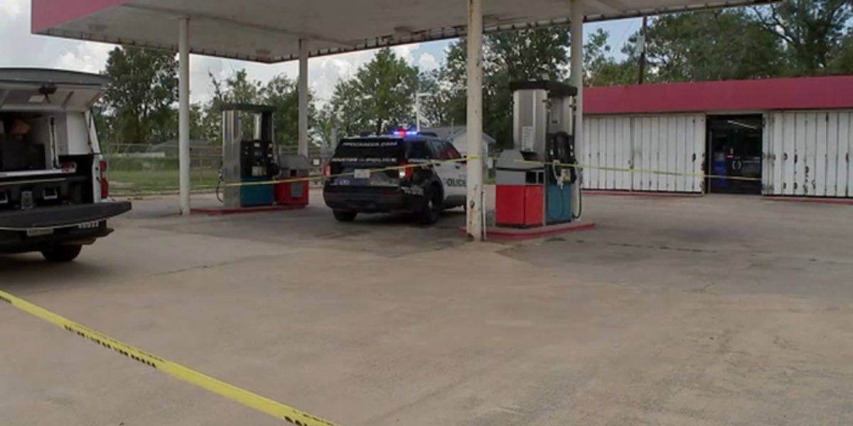 SE Houston Gas Station Shooting Homicide Detectives Respond to Fatal Incident, HPD Confirms