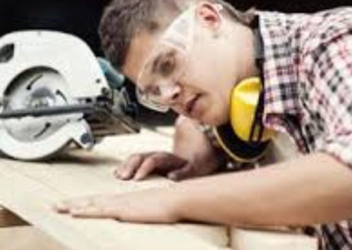 Texas Struggles With Carpenter Wages, Ranking 4th Lowest in the U.S.