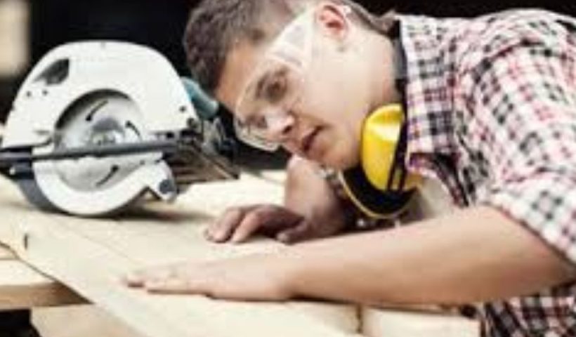 Texas Struggles With Carpenter Wages, Ranking 4th Lowest in the U.S.