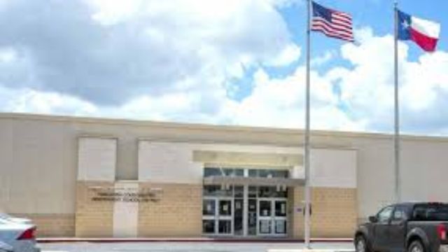 Valley Schools Accused by ACLU of Breaking State Dress Code Regulations