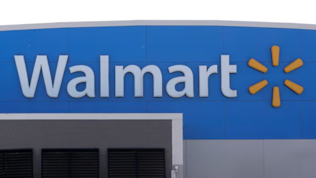 Trump Urges Walmart to Absorb Tariffs; Retailer Warns of Consumer Price Increases