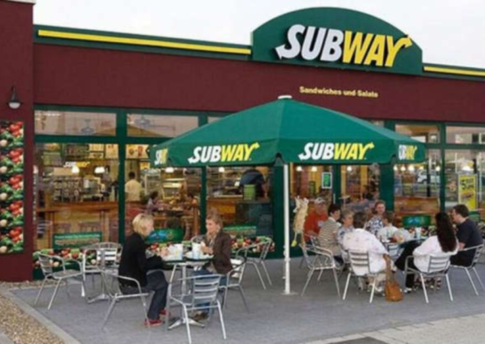 America's Largest Sandwich Chain Faces Decline with 631 Store Closures