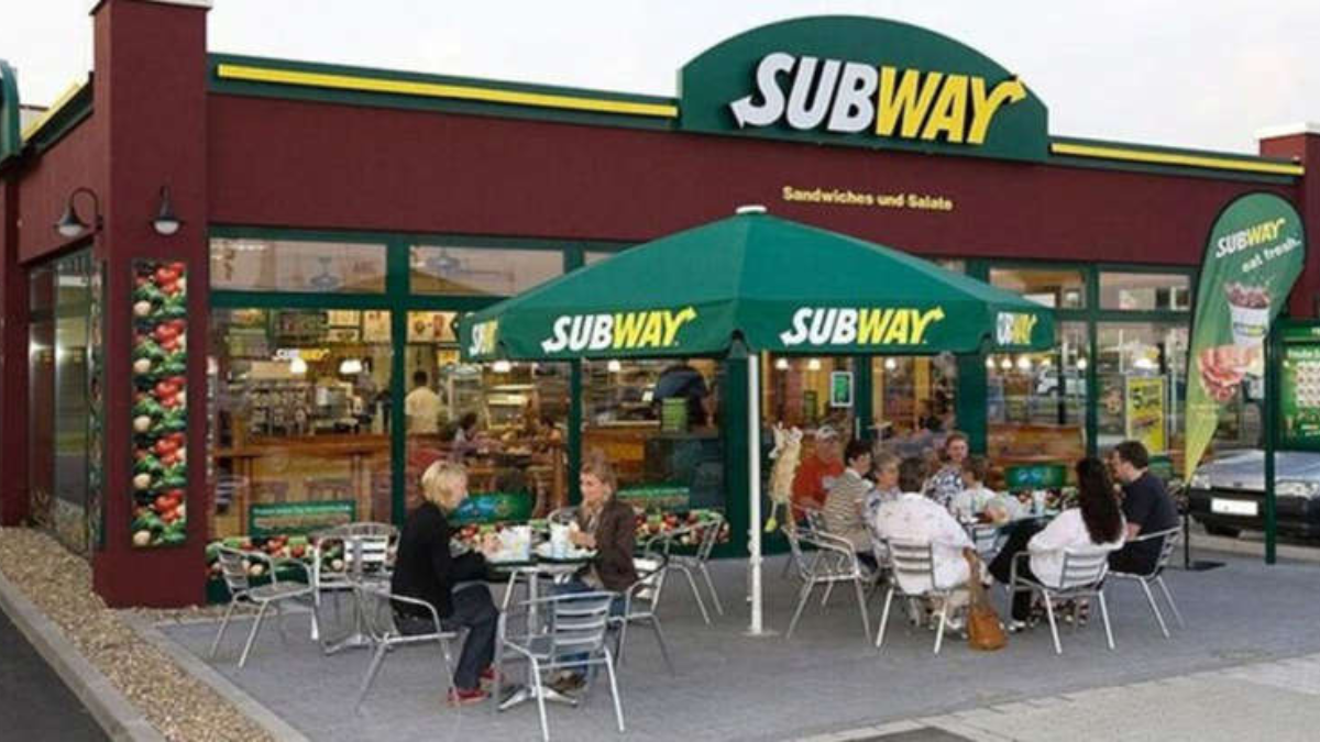 America's Largest Sandwich Chain Faces Decline with 631 Store Closures